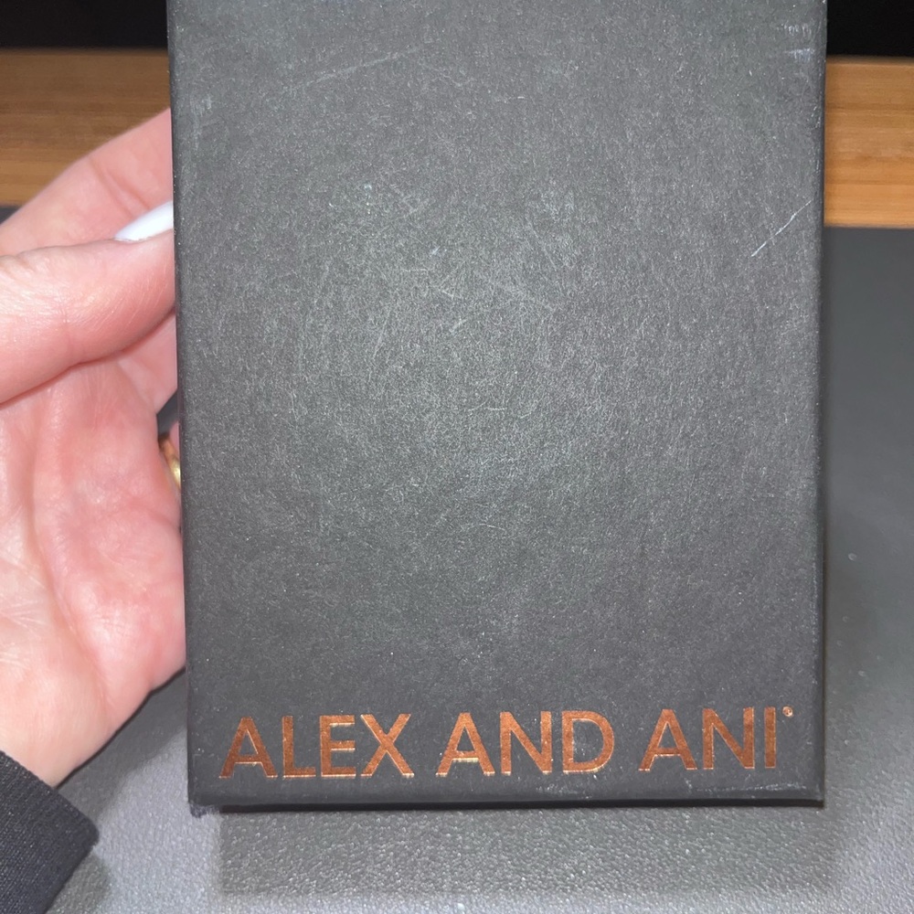 Alex and Ani 14K Rose Gold Wonder Woman Star Pendant Necklace - New in Bag! - Picture 4 of 5